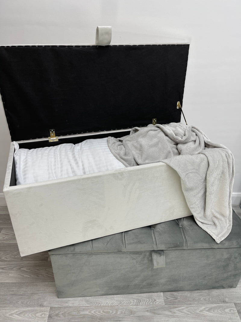 Cheshire Luxurious Blanket Box